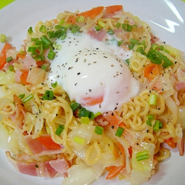 温玉トロリ インスタントで焼きラーメン レシピ 作り方 By Mint74 楽天レシピ 温玉トロリ インスタントで焼きラーメン レシピ 作り方 By Mint74 楽天レシピ